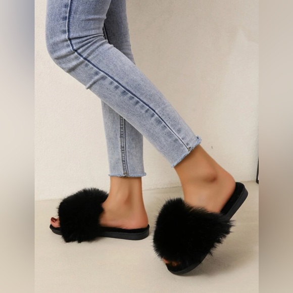 Shoes | Women Fuzzy Slippers | Poshmark